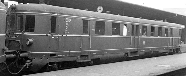 Kato HobbyTrain Lemke H2664 - German Diesel Railcar VT25 / VS145 of the DB